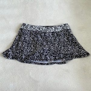 Lululemon Pace Rival Skirt Regular Chirakasu Alpine White/Chirasu Black size 10